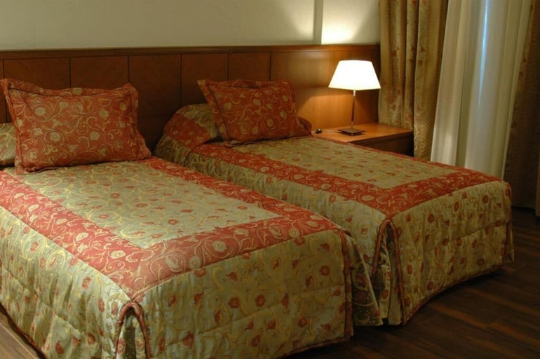 Bedroom 3, Kings Suite Hotel, Beirut