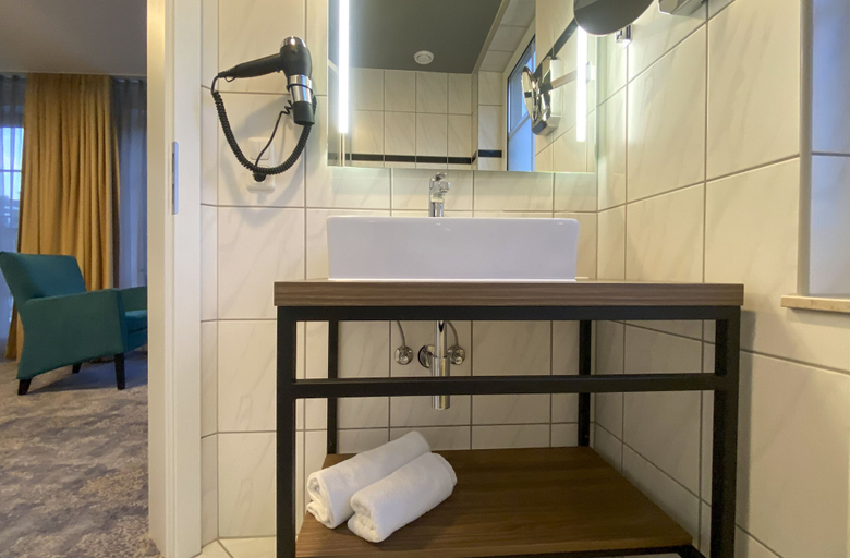 Bathroom 5, Trip Inn City Hotel Giessen, Gießen
