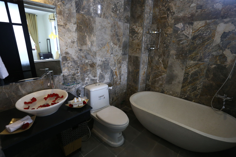Bathroom 3, Hoi An Cottage Villa, Da Nang