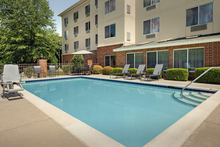 Sport & Beauty 5, Fairfield Inn & Suites by Marriott Roanoke Hollins/I-81, Roanoke