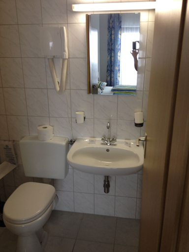 Bathroom 5, Hotel Elsenztal MV GmbH, Rhein-Neckar-Kreis