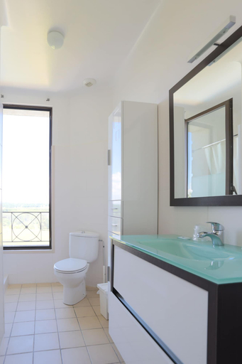 Bathroom 3, Résidence du Chateau de Bégué, Gers