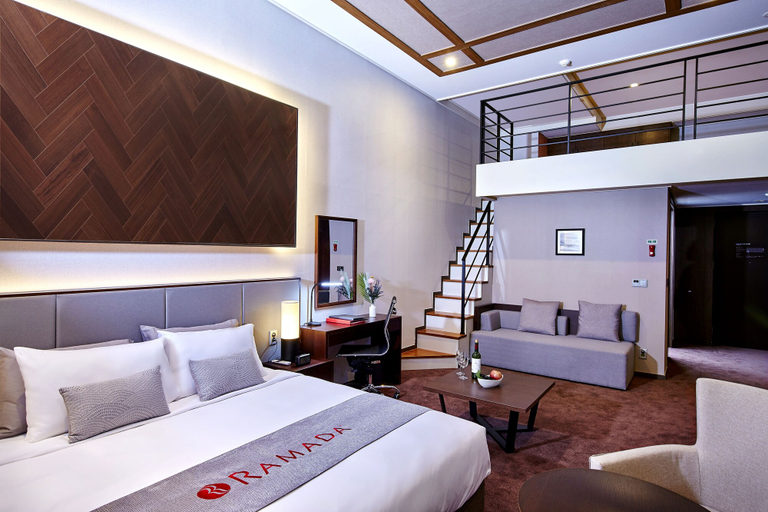 Bedroom 5, Ramada Hotel & Suites by Wyndham Gangwon Pyeongchang, Pyeongchang