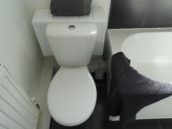 Bathroom 3, Perfect Location for City Centre-university, Sunderland