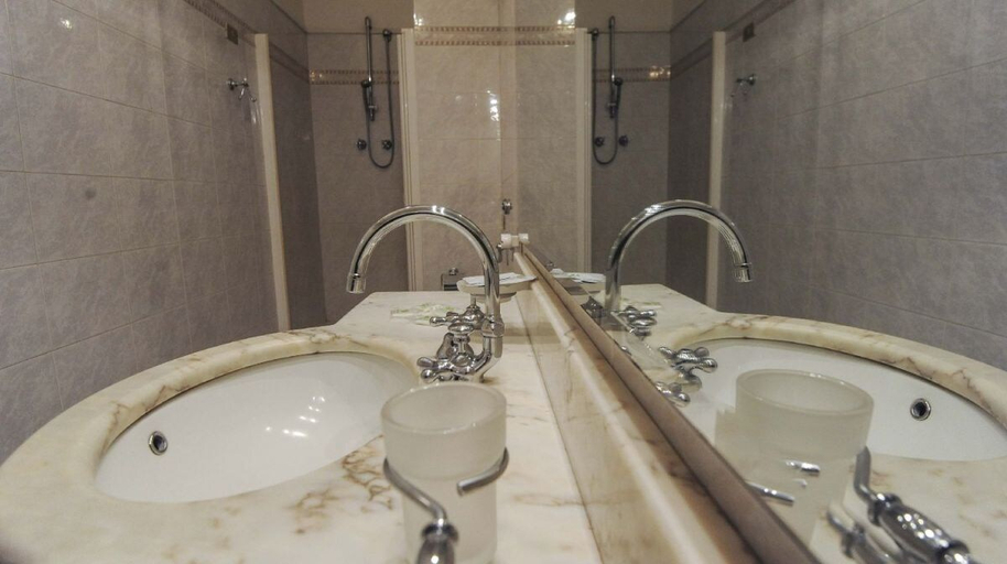 Bathroom 3, Milano Brera District, Milano