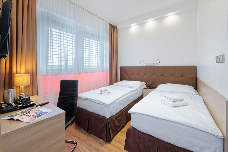 Bedroom 3, Hotel Aura Design & Garden Pool, Praha 8