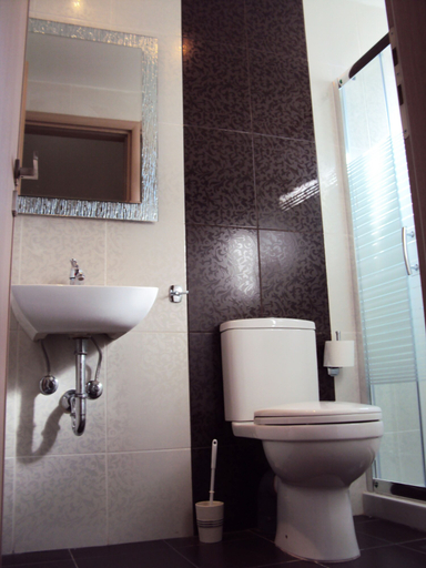 Bathroom 4, Catherine Hotel, South Aegean