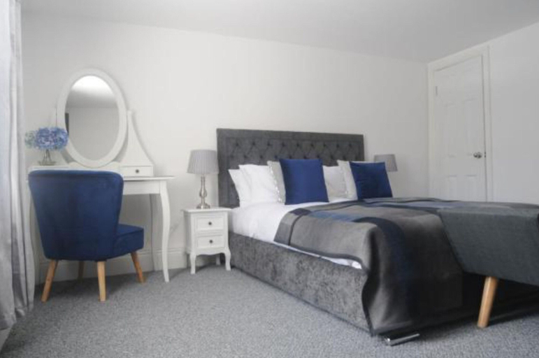 Bedroom 2, Bexley Village Hotel, London