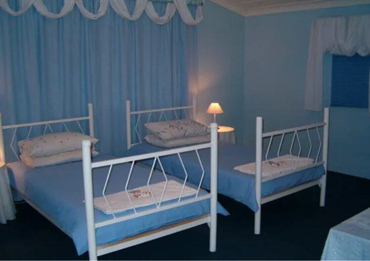Bedroom 2, Uitspan Guestfarm, Siyanda