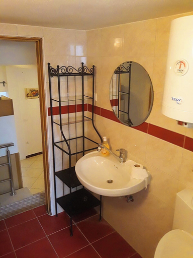Bathroom, 1 Bed Flat - Sleeps 2 - Parking - Wifi, Novalja