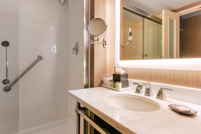 Bathroom 3, Sheraton Tarrytown Hotel, Westchester