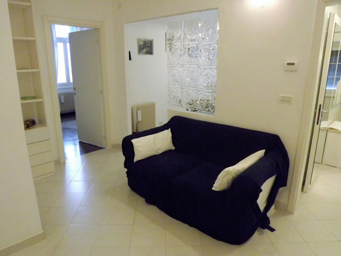 Living area 2, House Fede, Genova