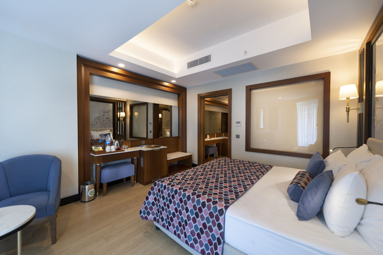 Bedroom 4, Adalya Elite Lara Hotel - All Inclusive, Antalya