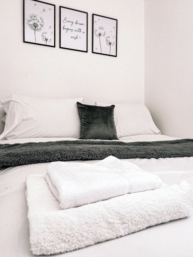 Bedroom 3, Stunning 2-bed Apartment in Banbury, Oxfordshire