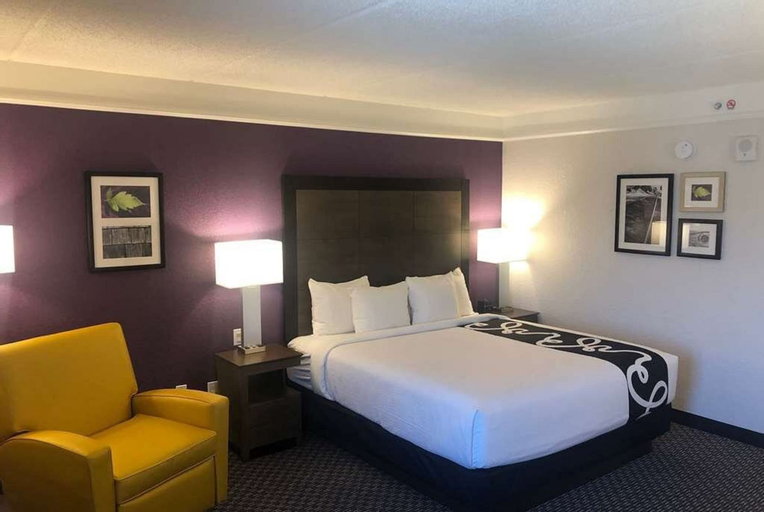 Bedroom 23