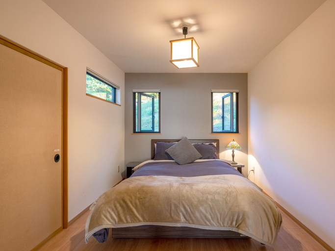 Bedroom 3, Toya Cliff House, Tōyako