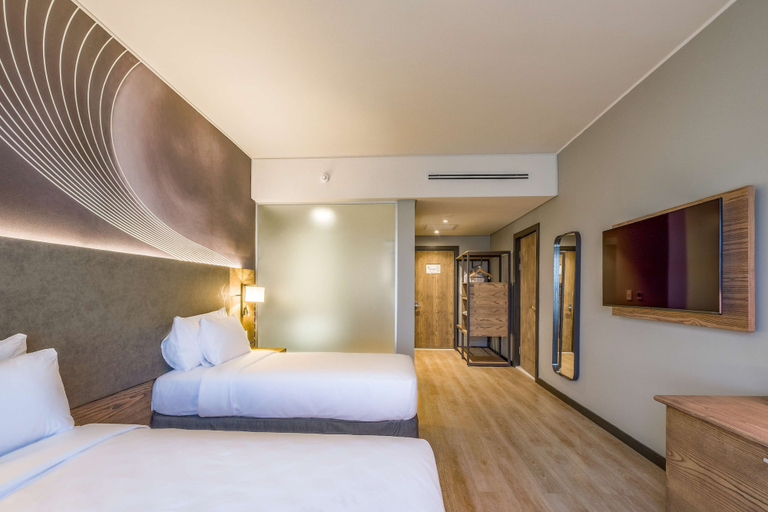 Bedroom 3, Radisson Hotel and Convention Centre OR Tambo Airport, Ekurhuleni