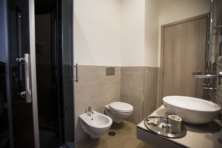 Bathroom 3, Town House 62, Rome