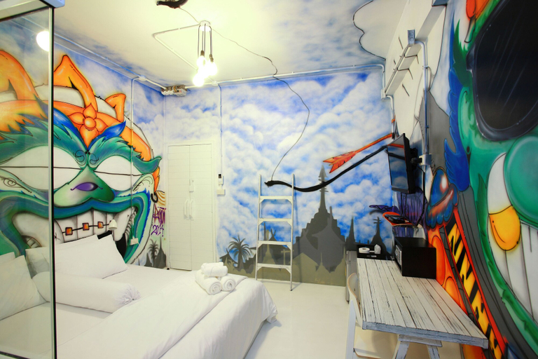 Others 5, Meroom, Phuket Island