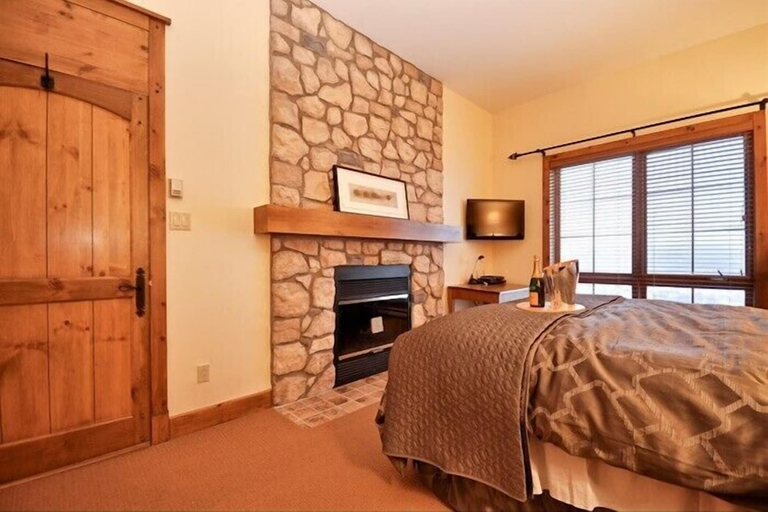 Bedroom 2, Equinoxe by Tremblant Platinum, Les Laurentides