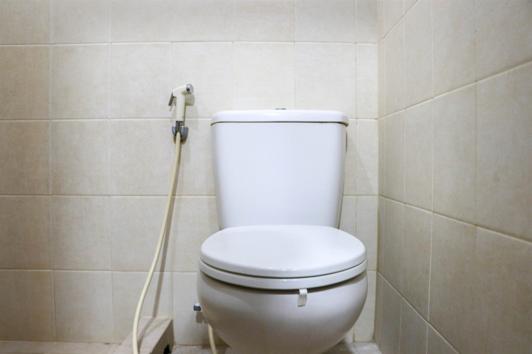 Bathroom 5, Homey and Comfort Stay Studio Room Maple Park Sunter Apartment By Travelio, North Jakarta
