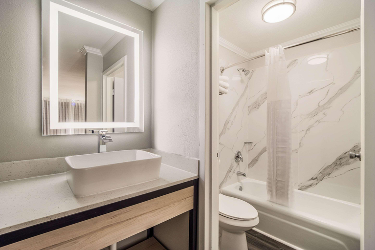 Bathroom 4, MainStay Suites Florence - Darlington, Florence