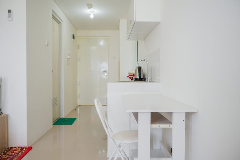 Others 5, Comfy and Cozy Studio Silk Town Apartment By Travelio, Tangerang
