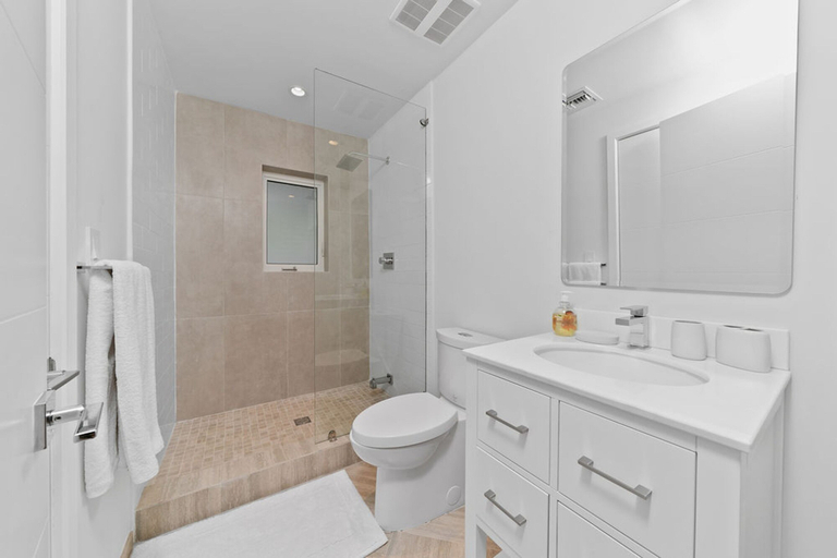 Bathroom 4, Ocean Terraces Two Bedroom 2