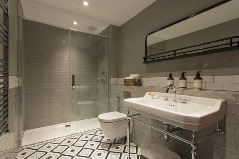 Bathroom 5, The 55 by Le Mirage, London
