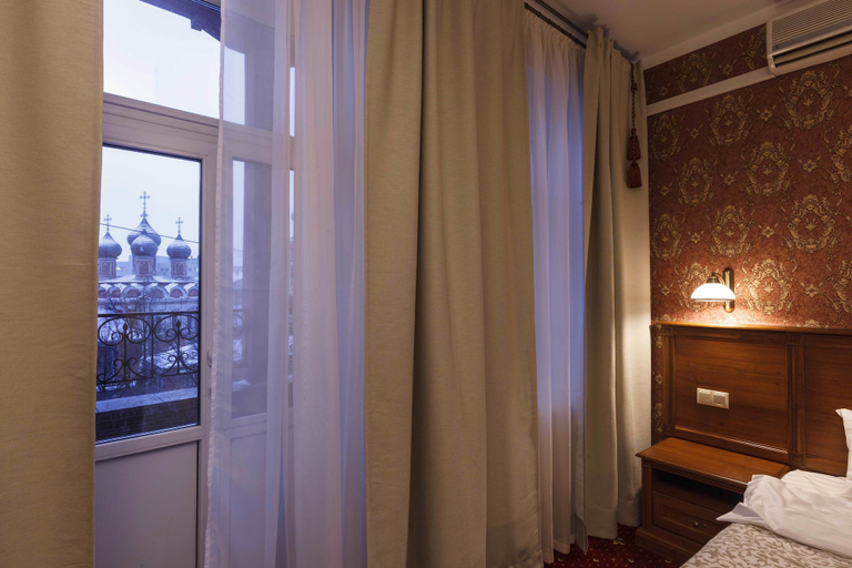 Others 5, Esquire Hotel, Northern