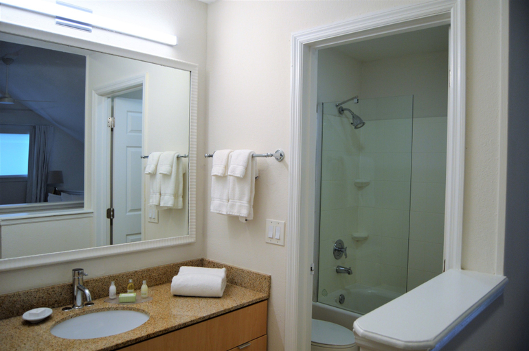 Bathroom 4, Doral Inn & Suites Miami Airport West, Miami-Dade