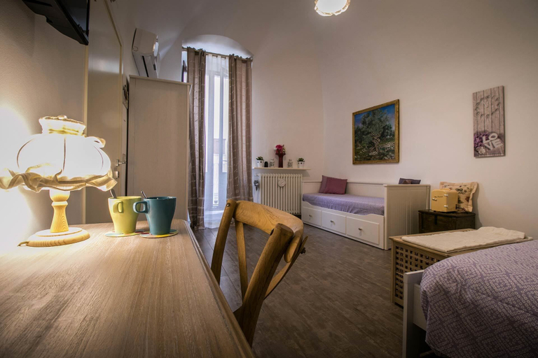 Bedroom 3, Beatitudinem, Bari