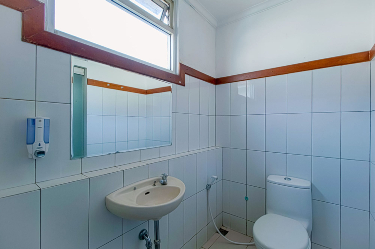 Bathroom 4