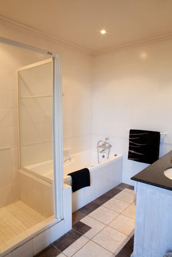 Bathroom 2, 123 Ocean View Drive Apartment, City of Cape Town