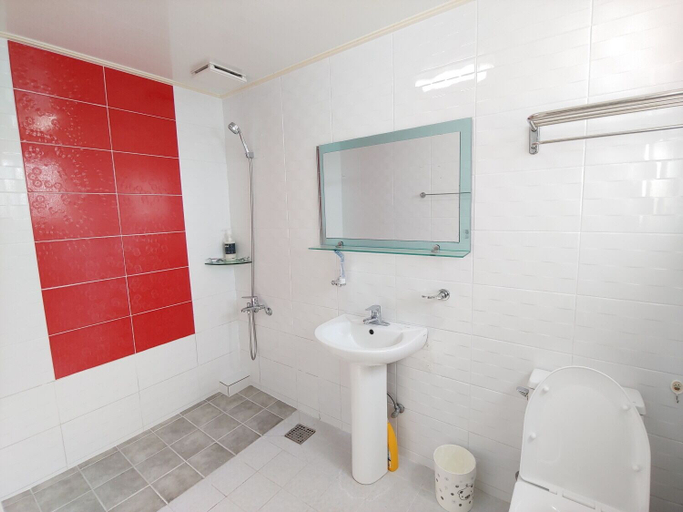 Bathroom 3, Euhdosung, Seogwipo