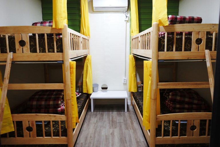 Bedroom 4, Onna Guesthouse - Hostel, Buk