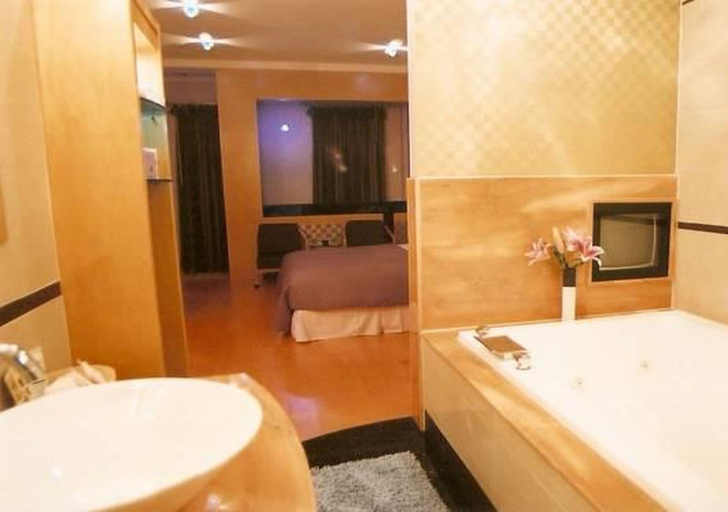 Bathroom 3, Ritz Motel, Kaohsiung