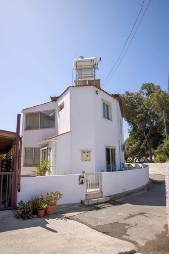 Exterior & Views, Captivating Lake & Oceanview Getaway House, Larnaca