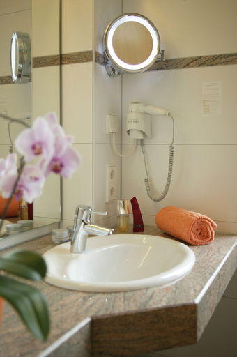 Bathroom 3, Landgasthof Löwen, Calw