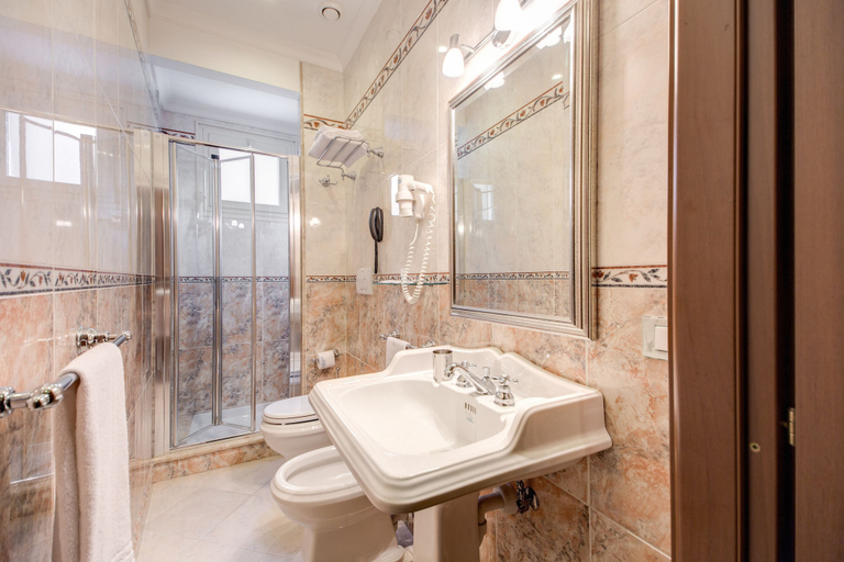 Bathroom 5, Hotel Artorius, Rome