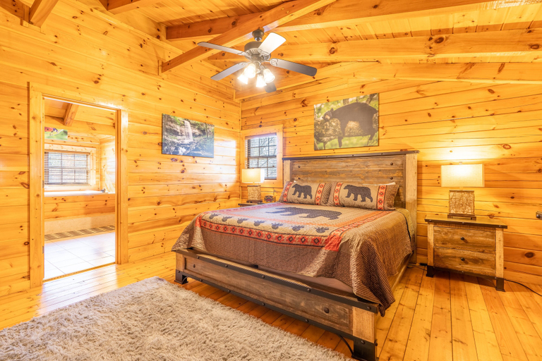 Bedroom 2, Comfort Cabin Bearway To Heaven - w Private Hot Tub, Sevier