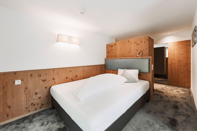 Bedroom 3, Hotel Piz Buin, Landeck