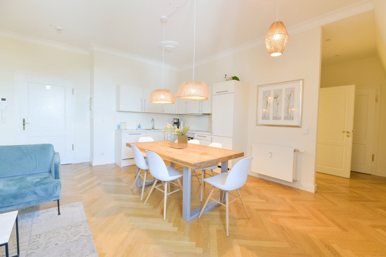 Dining Room 7