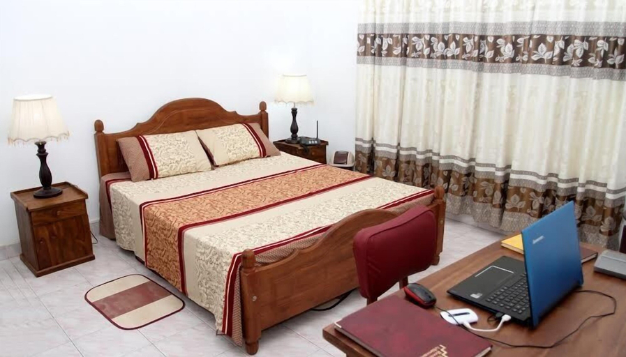 Bedroom 2, Peradeniya Rest Inn, Yatinuwara