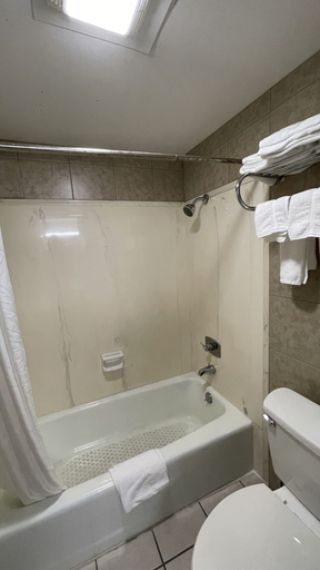 Bathroom 5, Country Town N Suites, Sevier