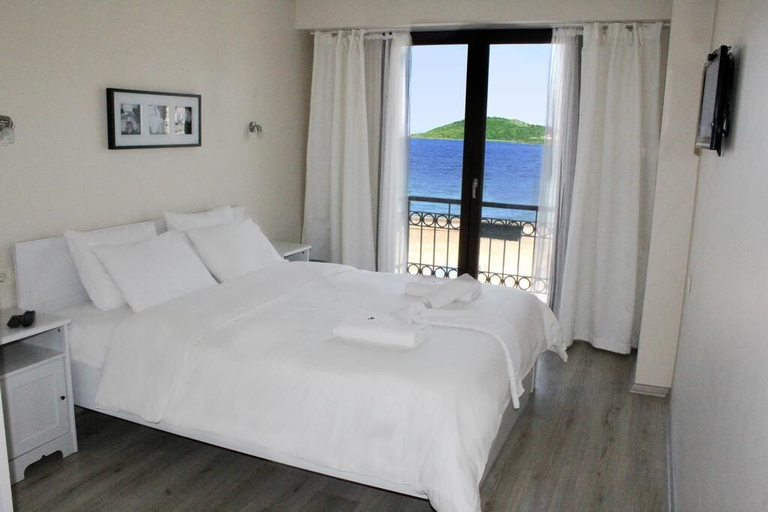 Bedroom 4, Nemrut Bay Otel, Foça