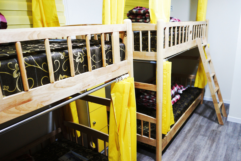 Bedroom 5, Onna Guesthouse - Hostel, Buk