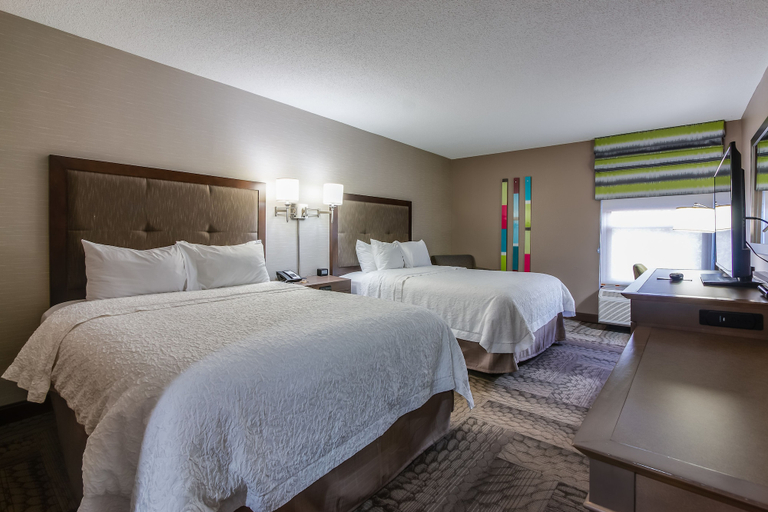 Bedroom 2, Hampton Inn Dickson, Dickson