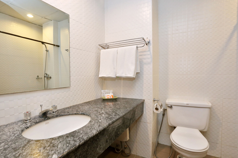 Bathroom 5, Pattra Mansion by AKSARA Collection, Pulau Phuket