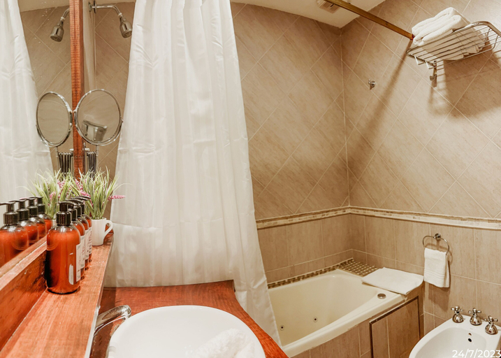 Bathroom 4, Hostería Lupama, Lago Argentino